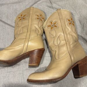 Dingo Cream Floral Heeled Boots